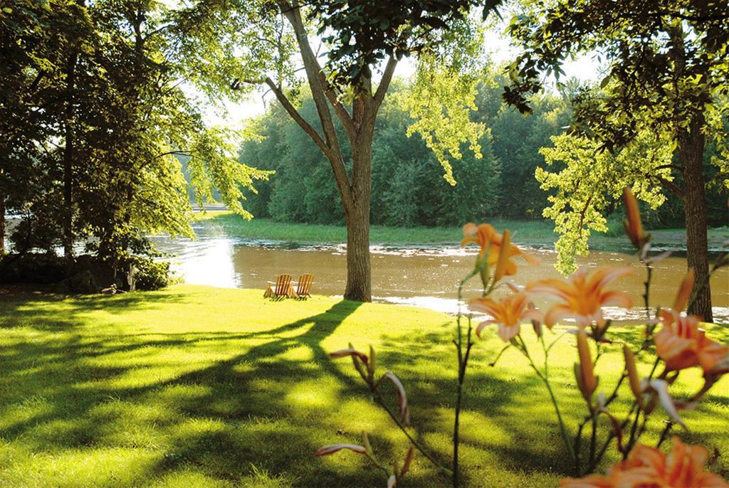 Spa&Hôtel Le Finlandais Rosemère Exterior foto